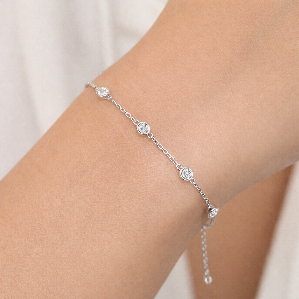 925 Sterling Silver     Moissanite Halo Bracelet