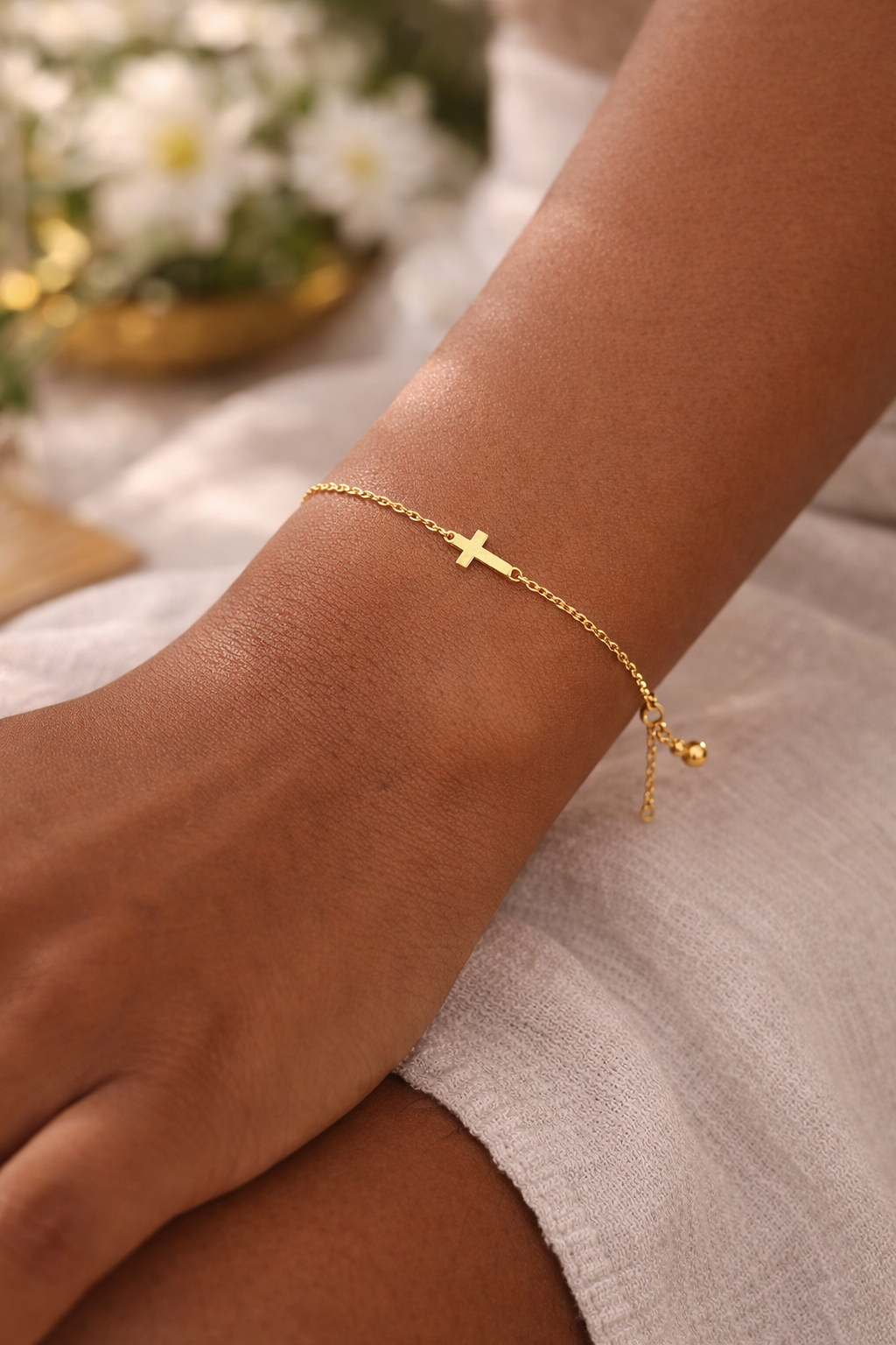 Minimalist Gold Cross Bracelet for Women – Stainless Steel Adjustable Jewelry
